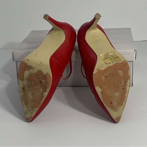 Red Pointed Toe Heels, size 7, Journee Collection - Picture 6 of 7